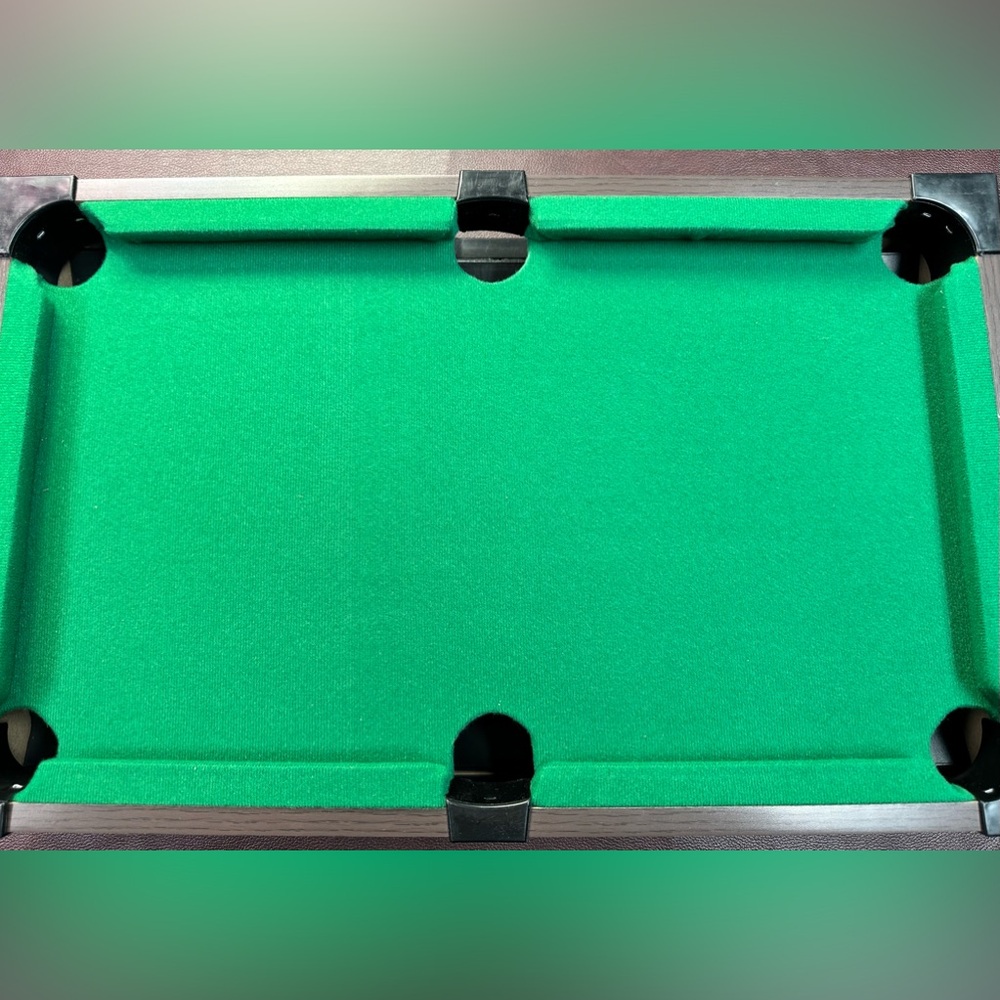 Table top pool table - Picture 3 of 10